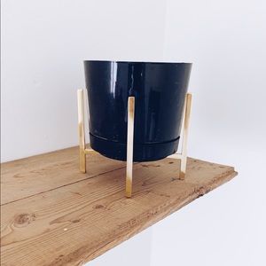 Gold plant stand